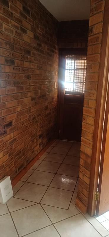 5 Bedroom Property for Sale in Sandbaai Western Cape